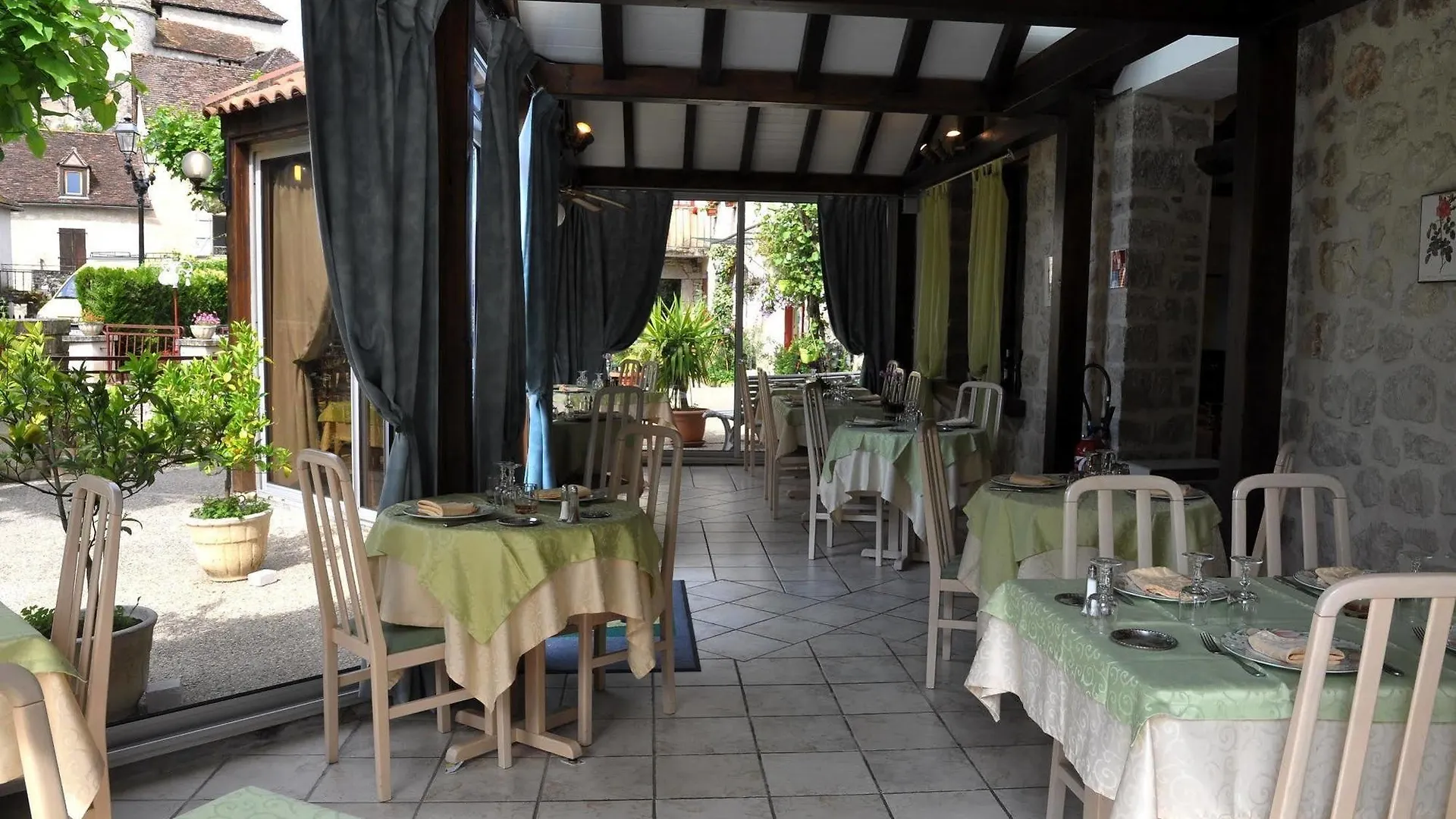 Auberge de l'Île Creysse  3*, Creysse (Lot) Frankreich